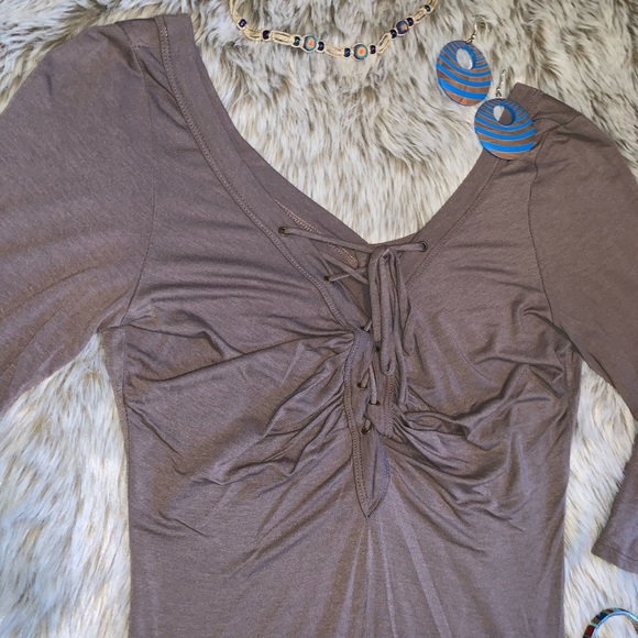 3/$25 is\bella Los Angeles Taupe Cold Shoulder Top - Picture 3 of 5